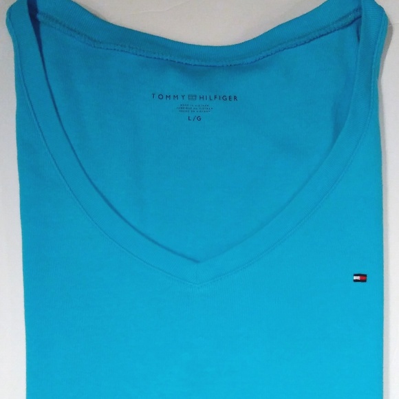 TOMMY HILFIGER V-NECK TEE - Picture 6 of 6